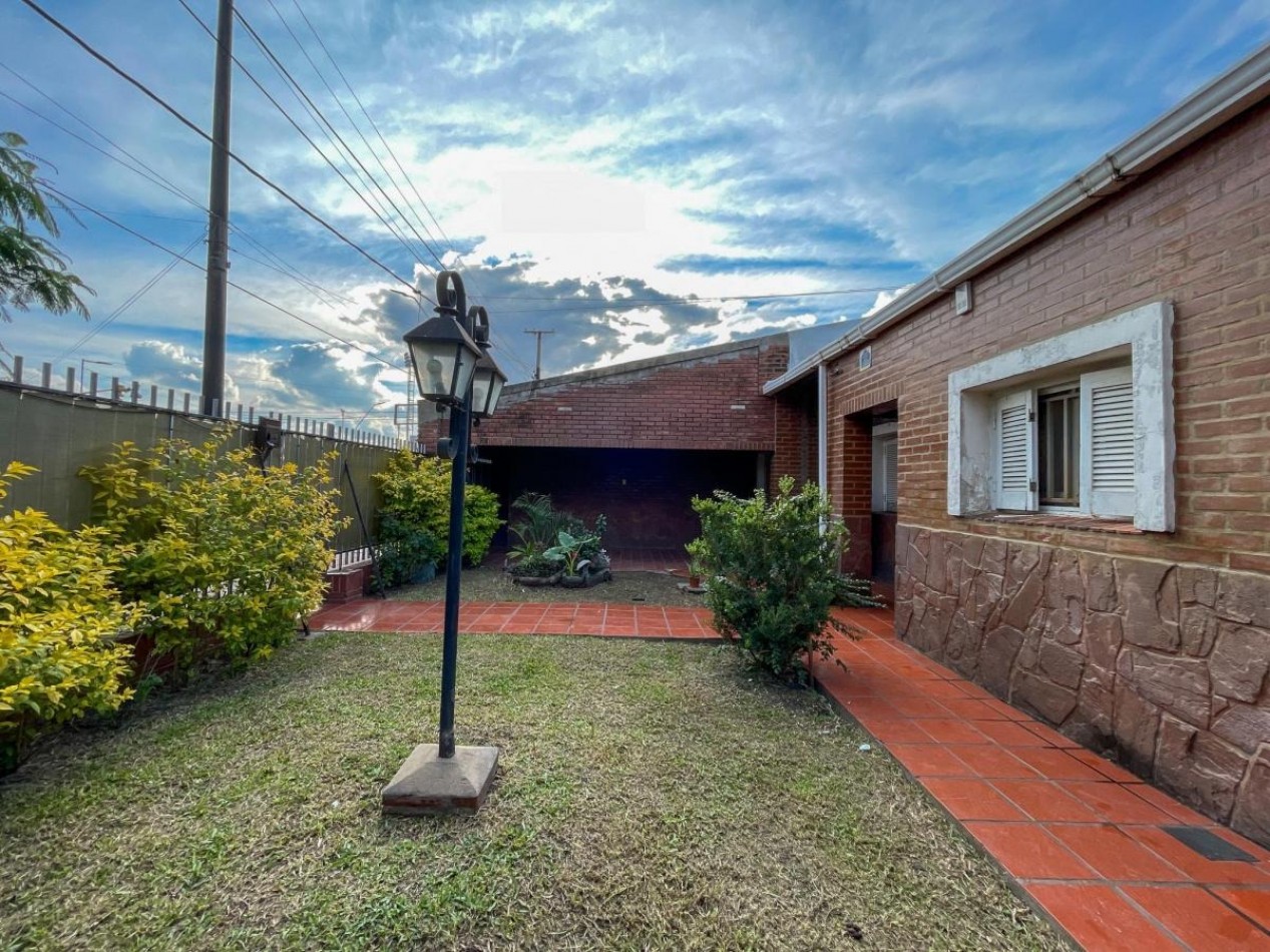 Casa con Patio, Quincho y Espacios Para Actualizar a Tu Estilo