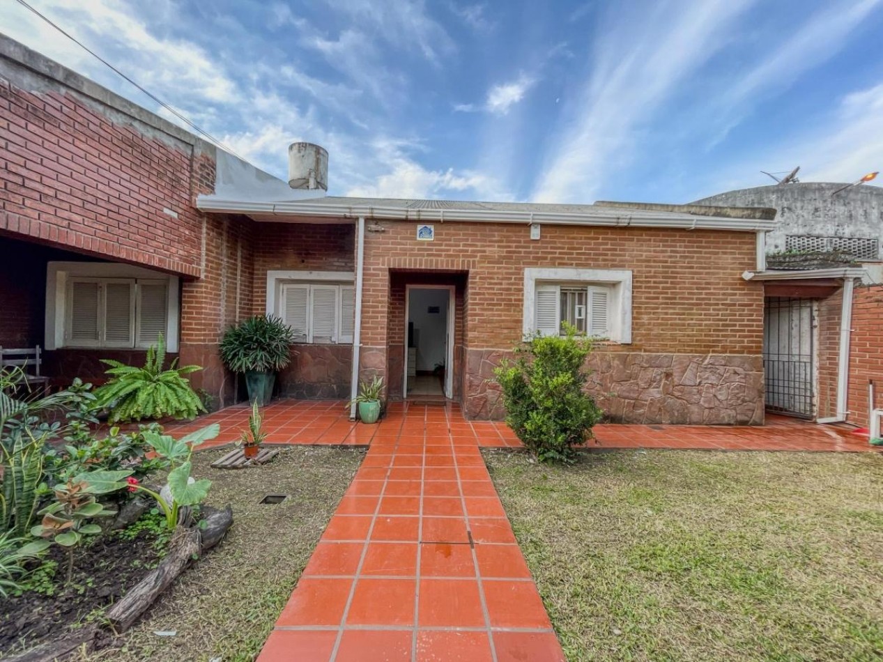 Casa con Patio, Quincho y Espacios Para Actualizar a Tu Estilo