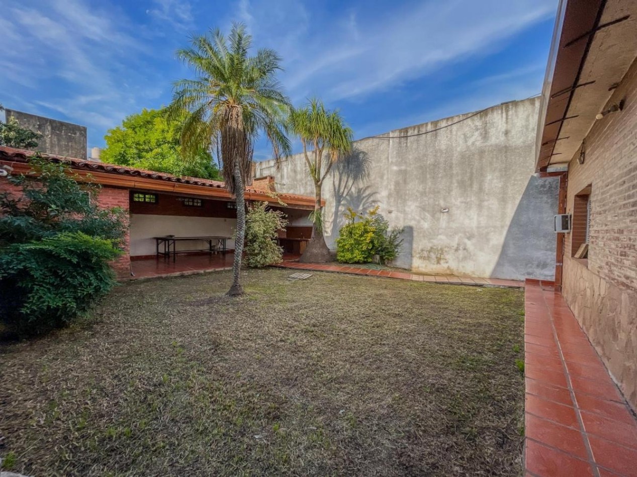 Casa con Patio, Quincho y Espacios Para Actualizar a Tu Estilo