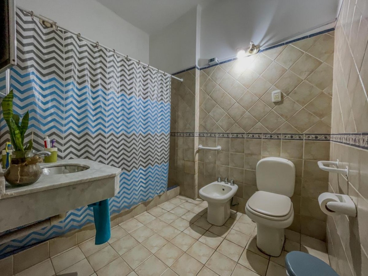 Casa con Patio, Quincho y Espacios Para Actualizar a Tu Estilo