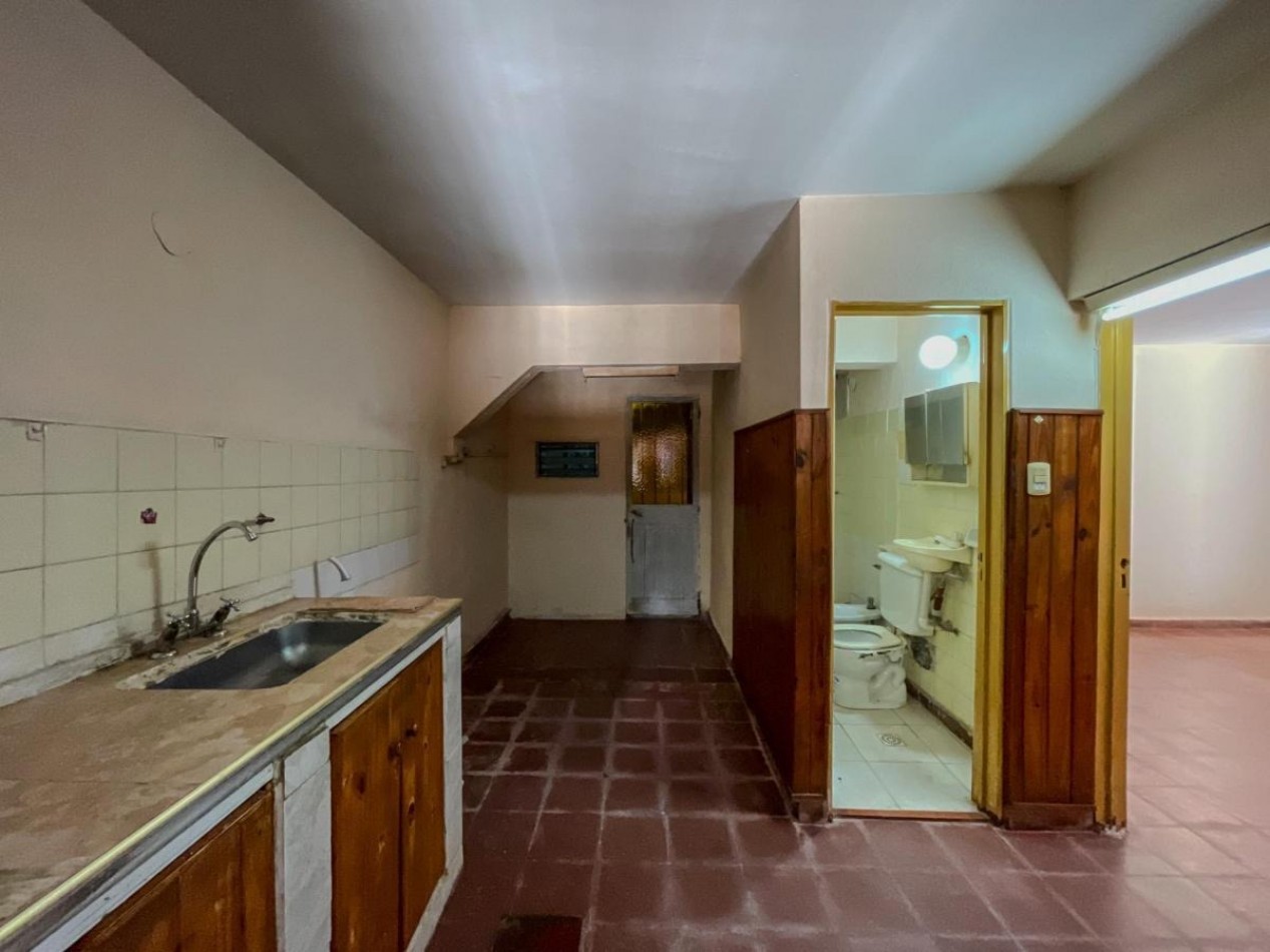 Casa Amplia con 4 Dorm. Patio y Salon Extra en Provincias Unidas