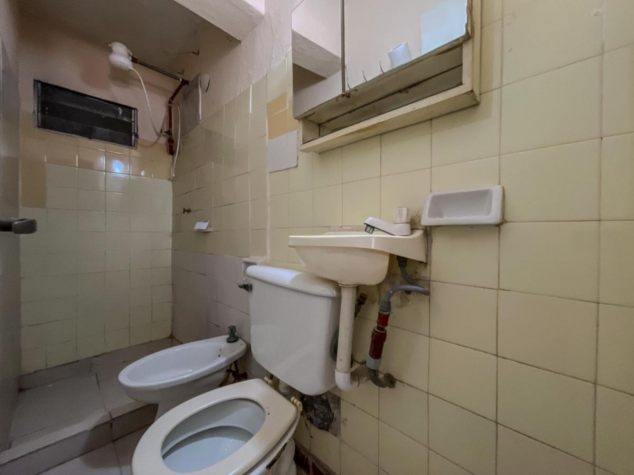 Casa Amplia con 4 Dorm. Patio y Salon Extra en Provincias Unidas