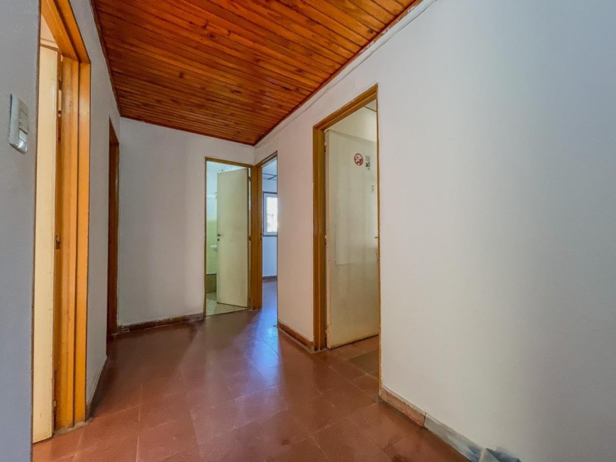 Casa Amplia con 4 Dorm. Patio y Salon Extra en Provincias Unidas