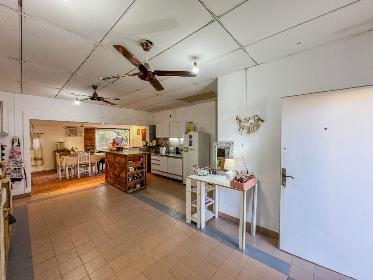 Vivienda Familiar con Monoambiente Al Frente - Quito 2045