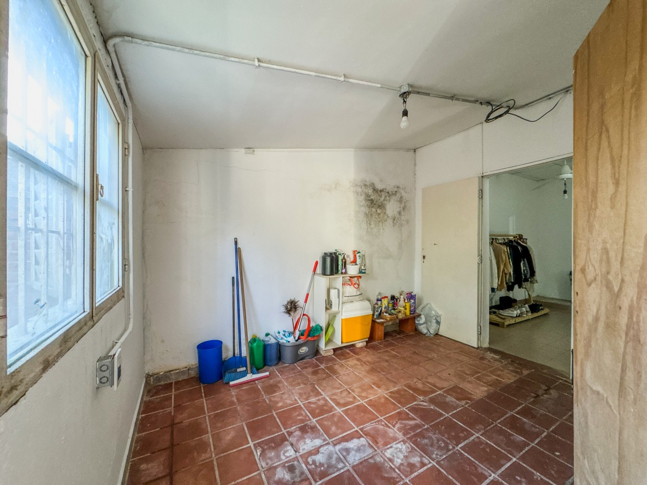 Vivienda Familiar con Monoambiente Al Frente - Quito 2045