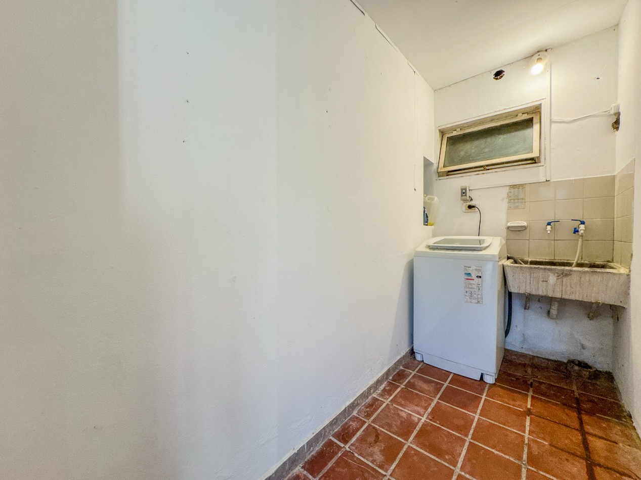 Vivienda Familiar con Monoambiente Al Frente - Quito 2045