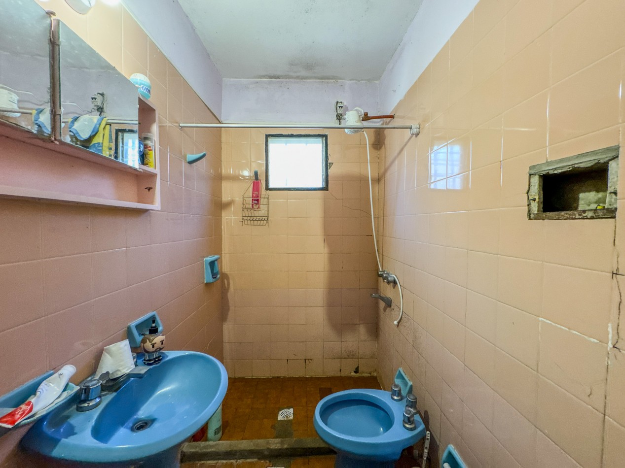 Casa con Terreno Amplio y Estructura Ideal Para Reciclar y Construir a Tu Gusto