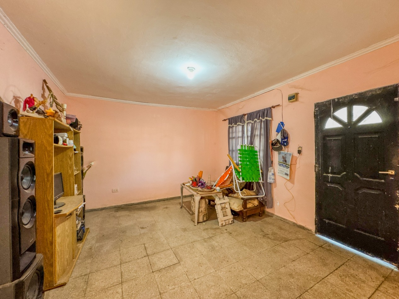 Casa con Terreno Amplio y Estructura Ideal Para Reciclar y Construir a Tu Gusto