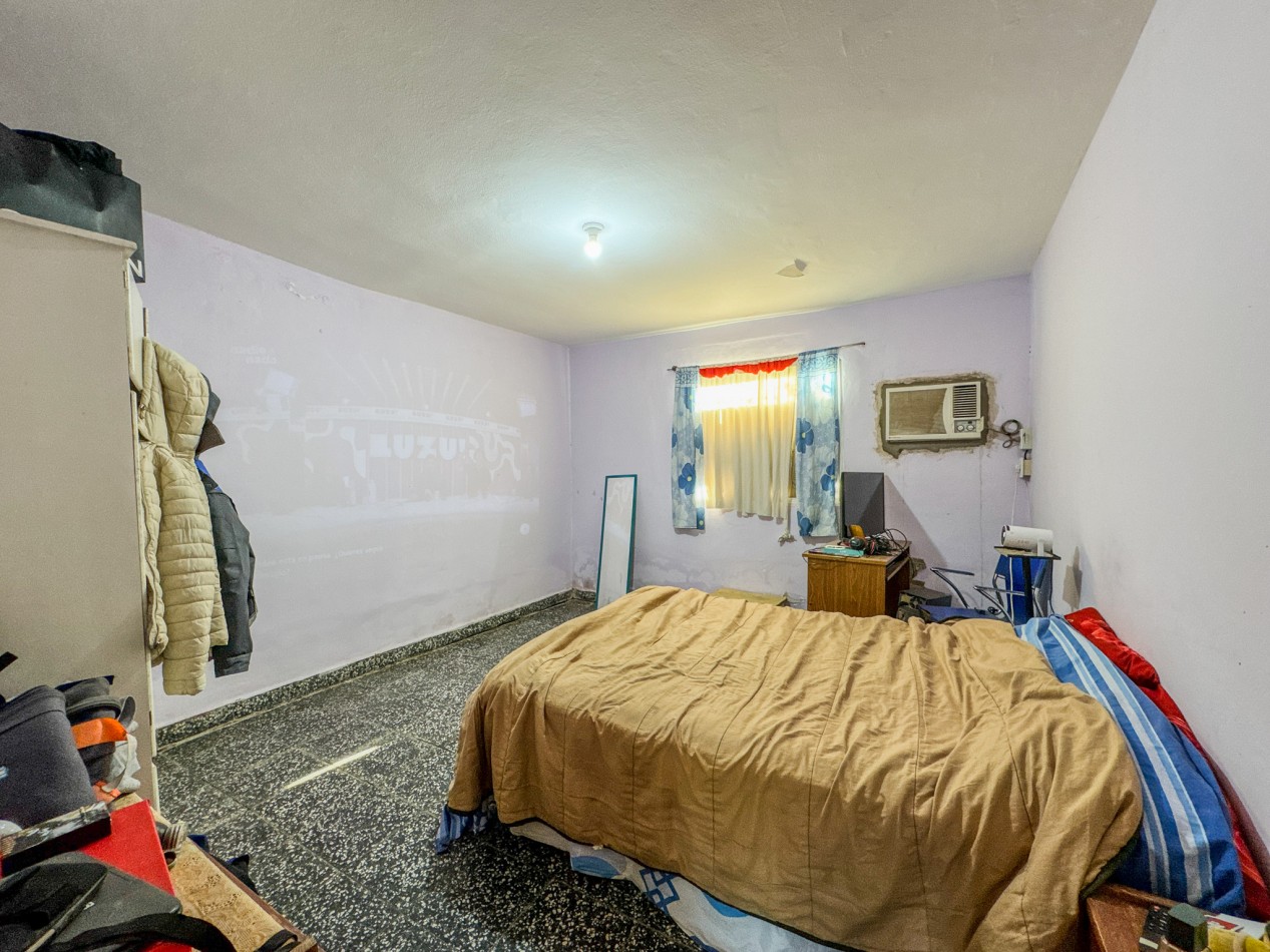 Casa con Terreno Amplio y Estructura Ideal Para Reciclar y Construir a Tu Gusto