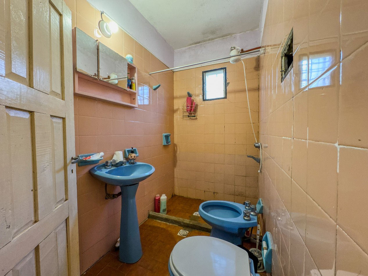Casa con Terreno Amplio y Estructura Ideal Para Reciclar y Construir a Tu Gusto