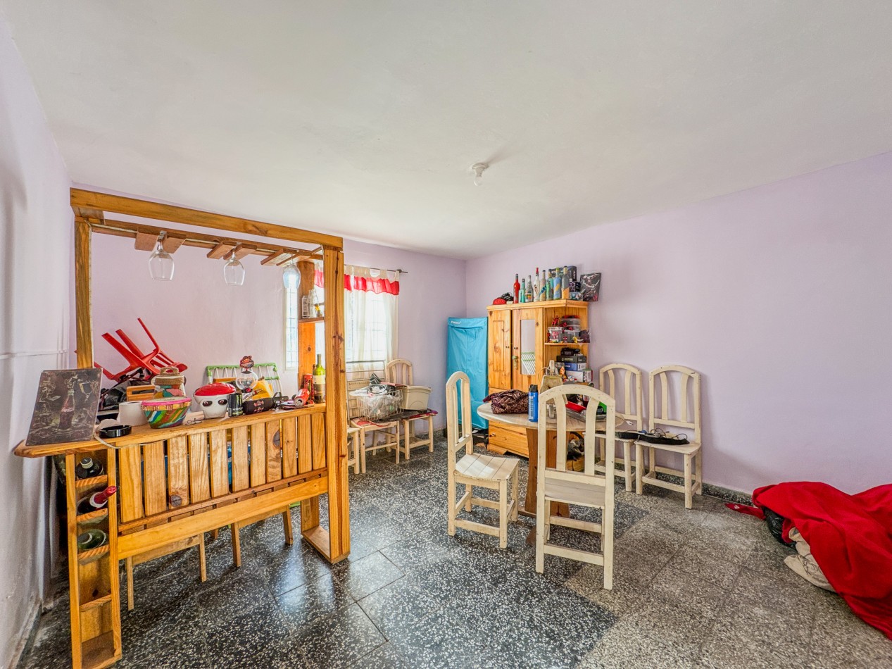 Casa con Terreno Amplio y Estructura Ideal Para Reciclar y Construir a Tu Gusto