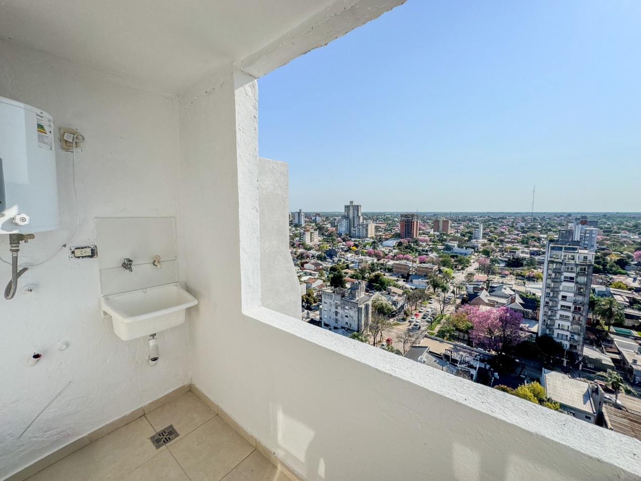Departamento con Terraza Privada y Vista a La Laguna en Piso 15