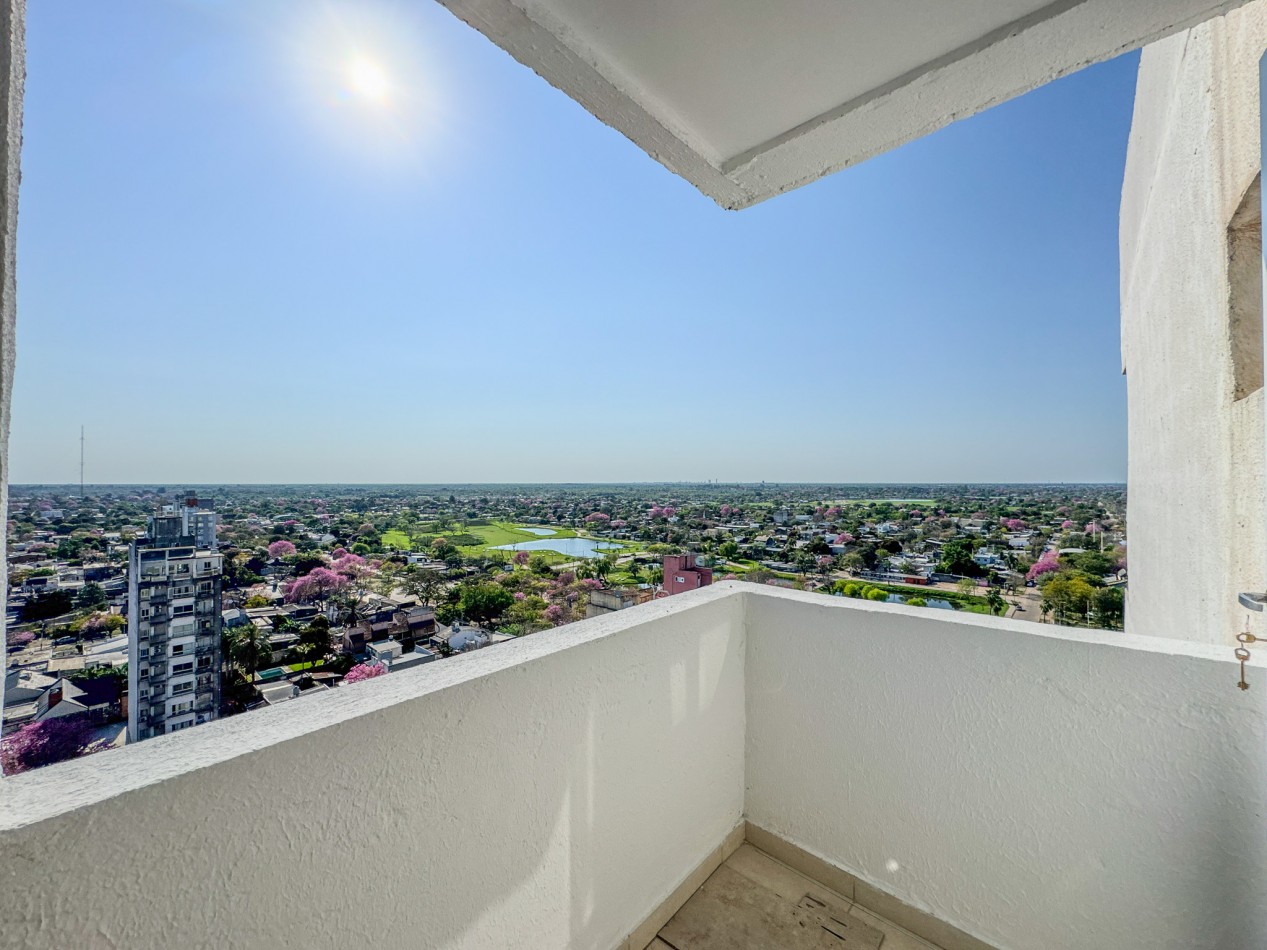 Departamento con Terraza Privada y Vista a La Laguna en Piso 15