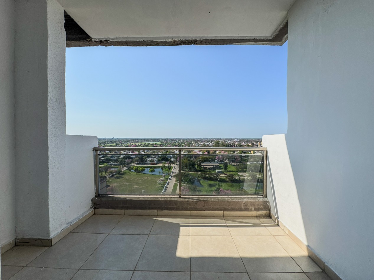 Departamento con Terraza Privada y Vista a La Laguna en Piso 15