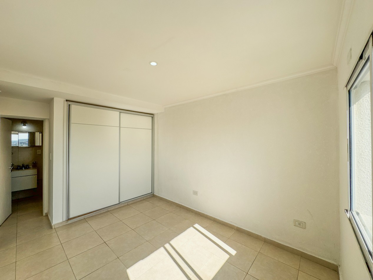 Departamento con Terraza Privada y Vista a La Laguna en Piso 15