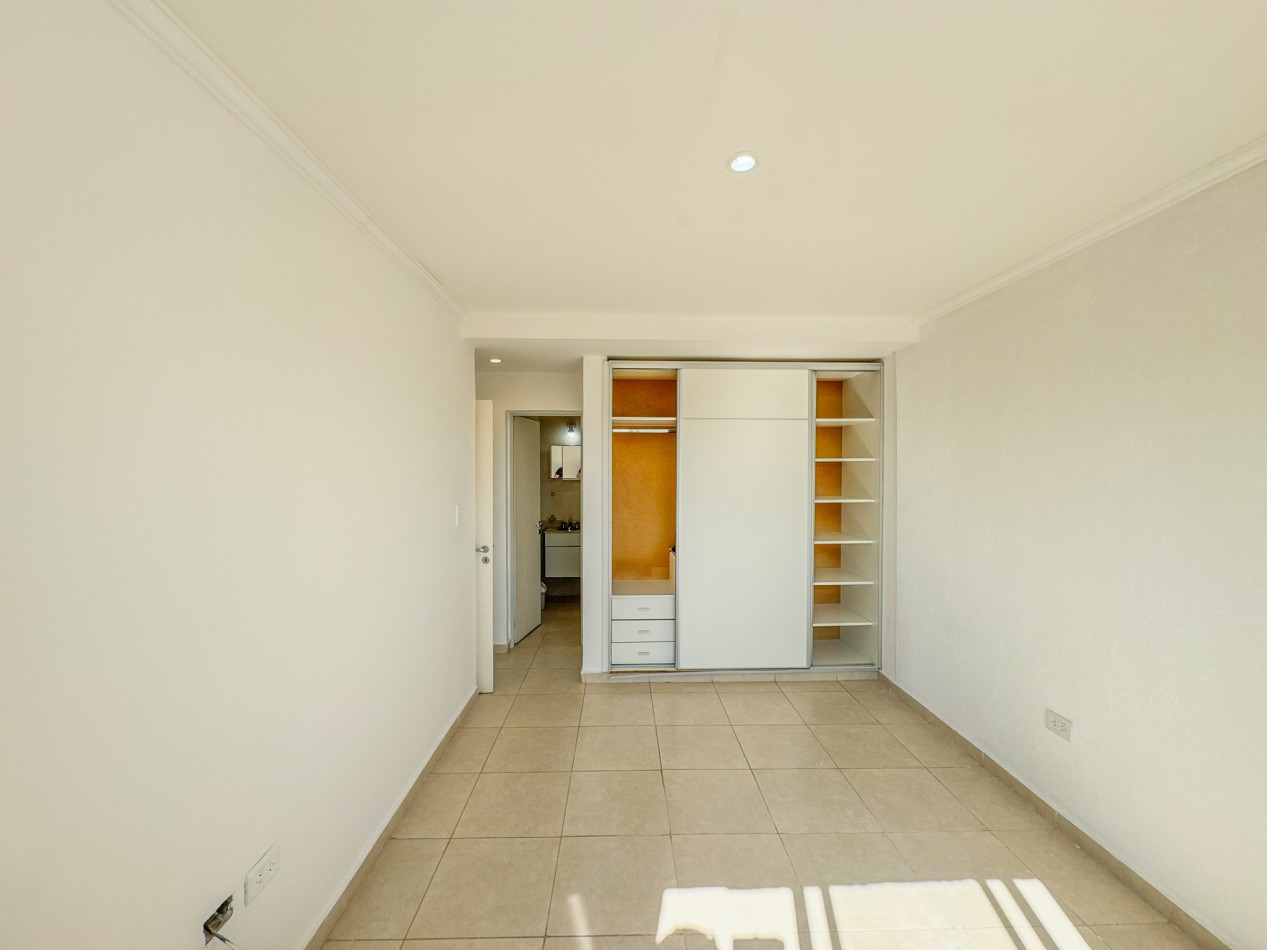 Departamento con Terraza Privada y Vista a La Laguna en Piso 15