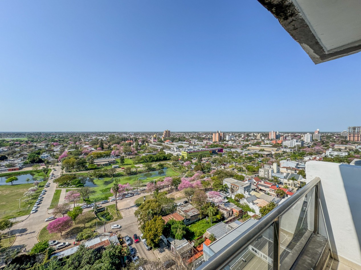 Departamento con Terraza Privada y Vista a La Laguna en Piso 15