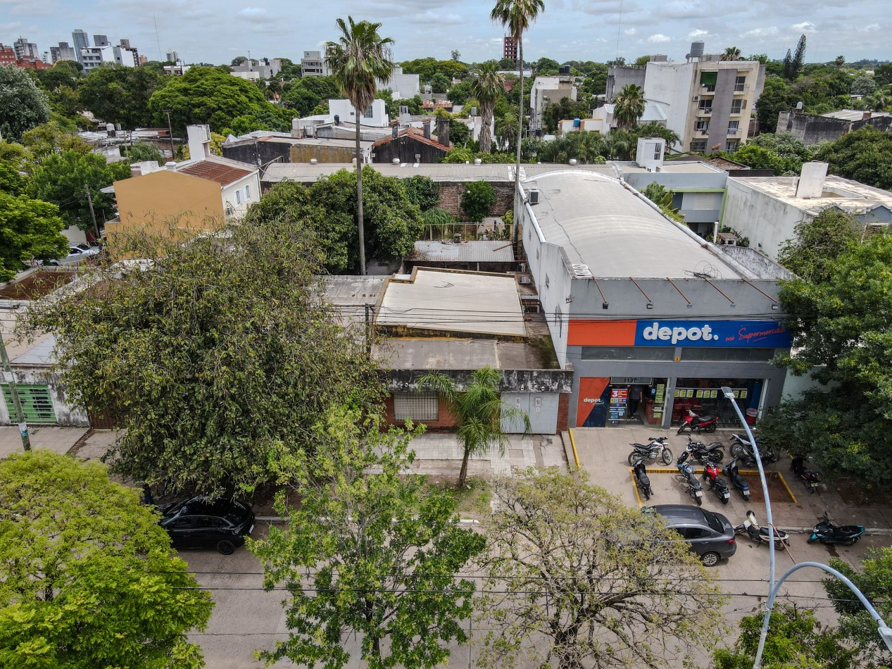 Casa a Remodelar Sobre Av Italia