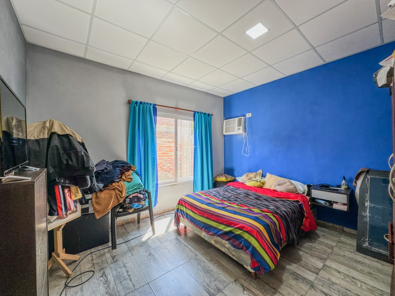 Casa amplia con 4 dormitorios y quincho en terreno de 10×40 — Ideal familia numerosa