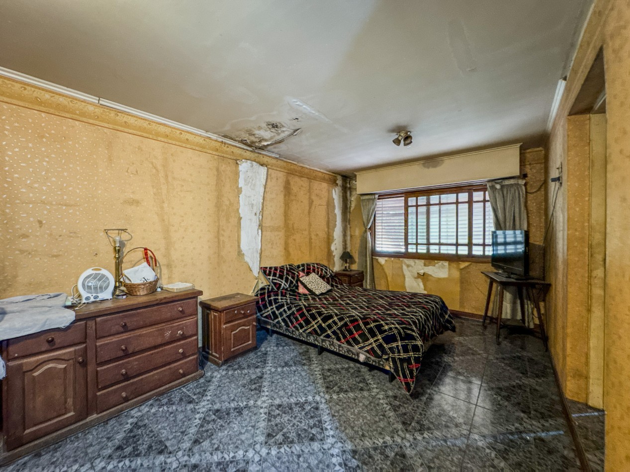 Casa Clasica a Reciclar en Pleno Macrocentro, con Alto Potencial Comercial