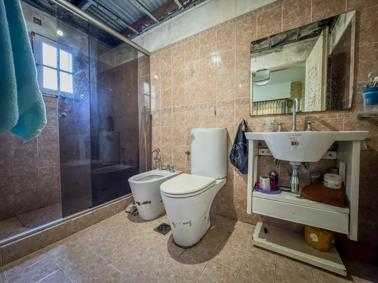 Casa Clasica a Reciclar en Pleno Macrocentro, con Alto Potencial Comercial