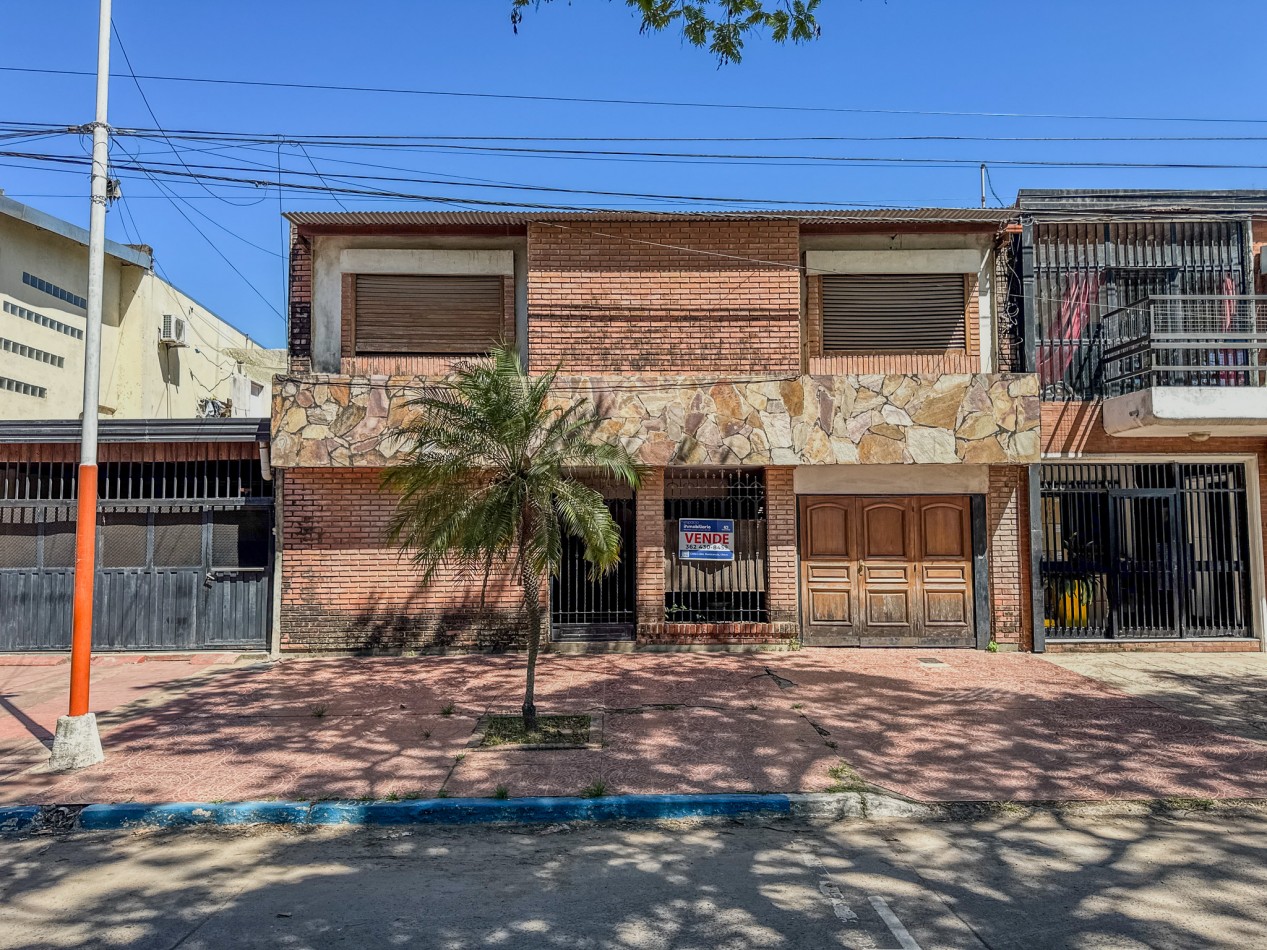 Casa Clasica a Reciclar en Pleno Macrocentro, con Alto Potencial Comercial