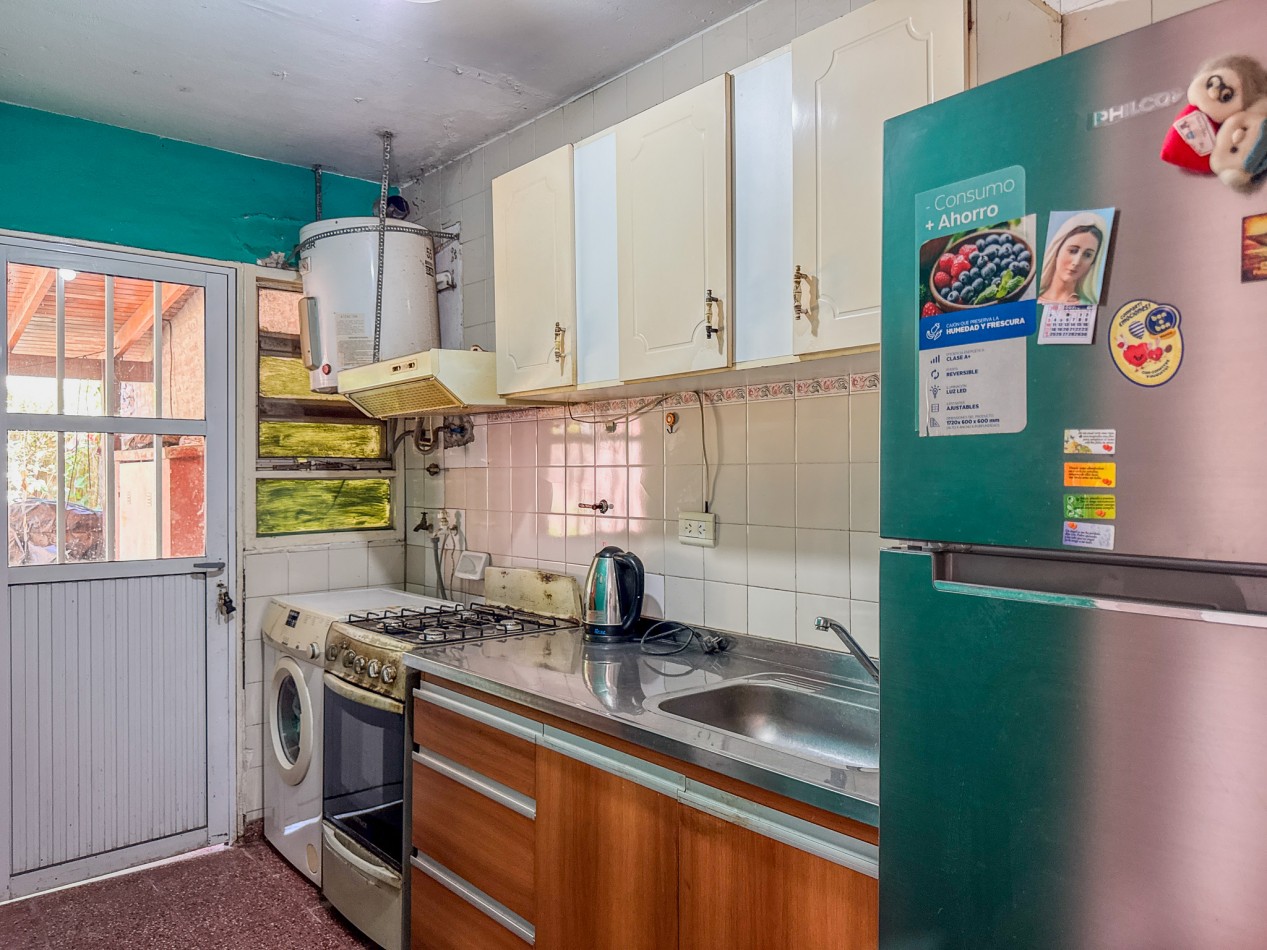 Duplex con Patio y Cochera, Sobre Asfalto.