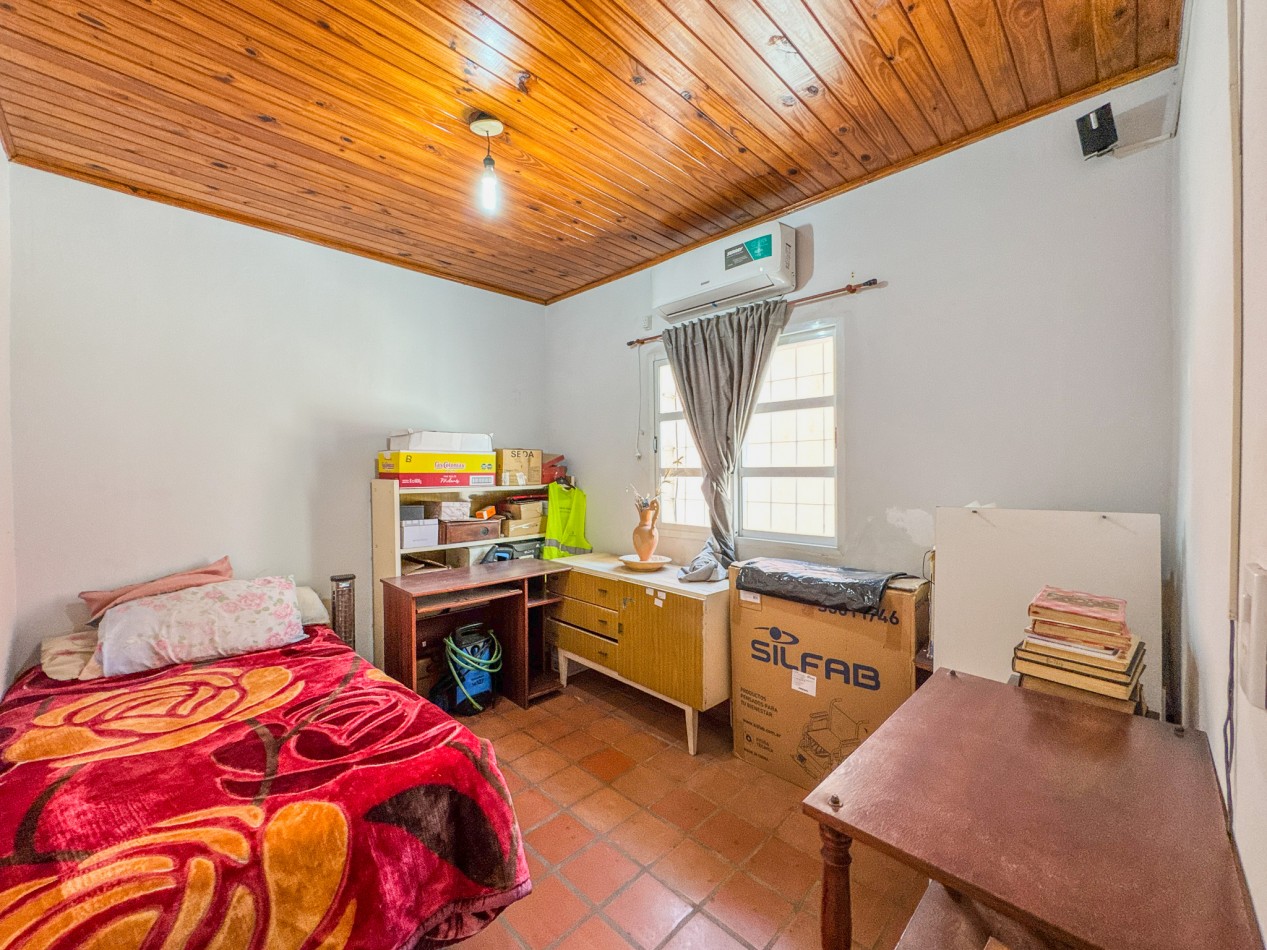 Duplex con Patio y Cochera, Sobre Asfalto.