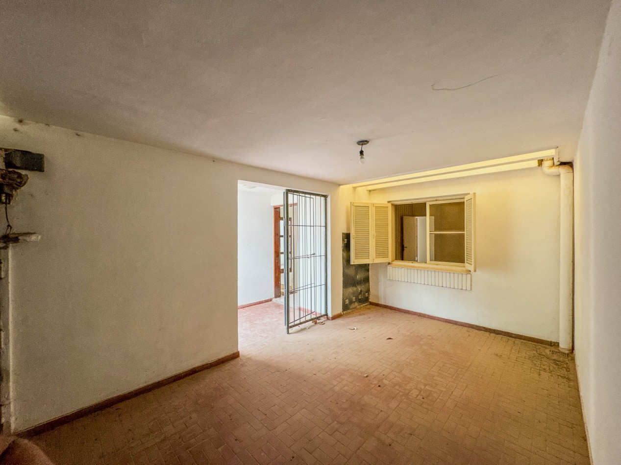 Casa 6 Ambientes, Villa Chica | Apta Credito | Patio y Galeria