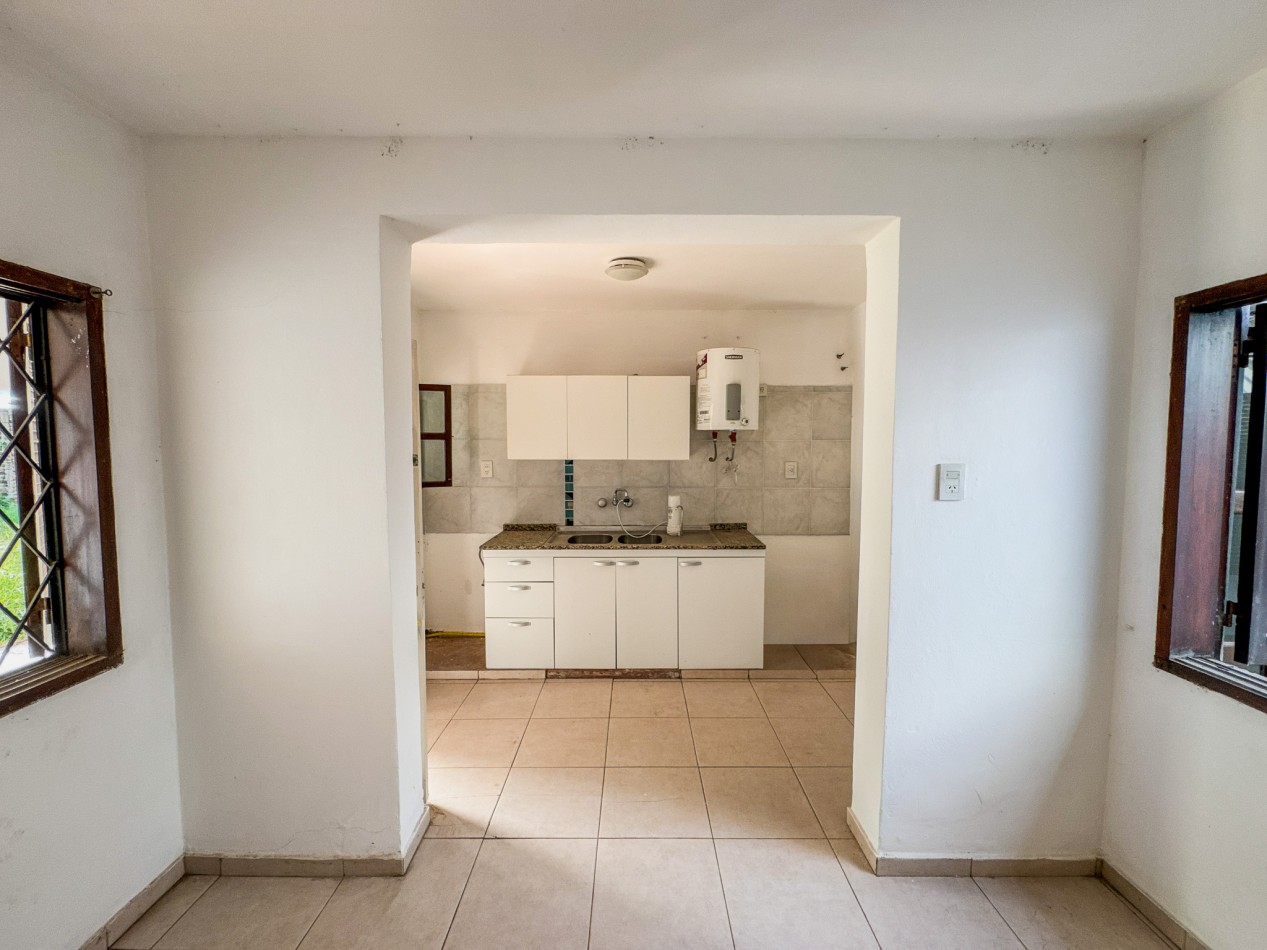 Casa 6 Ambientes, Villa Chica | Apta Credito | Patio y Galeria