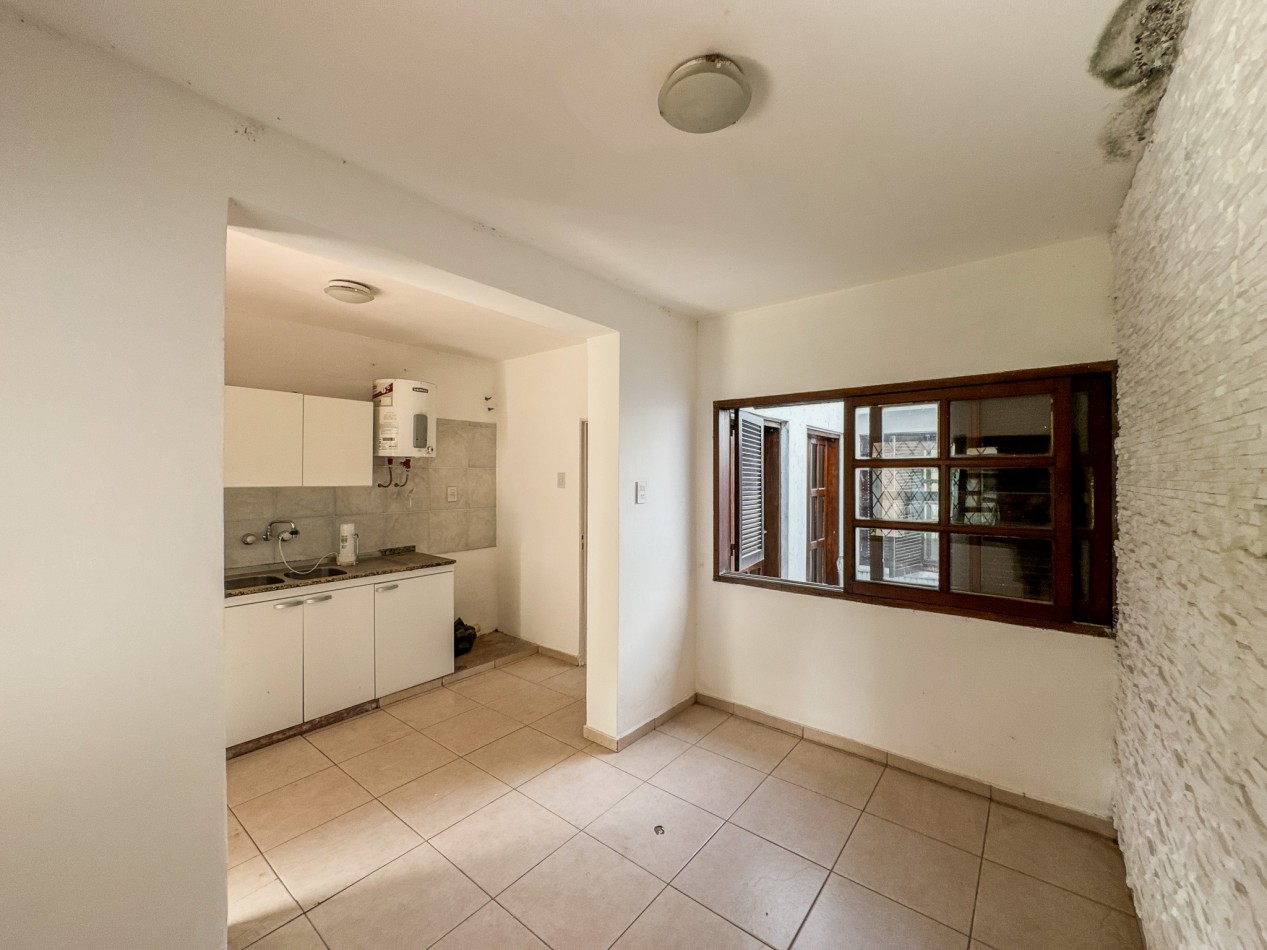 Casa 6 Ambientes, Villa Chica | Apta Credito | Patio y Galeria