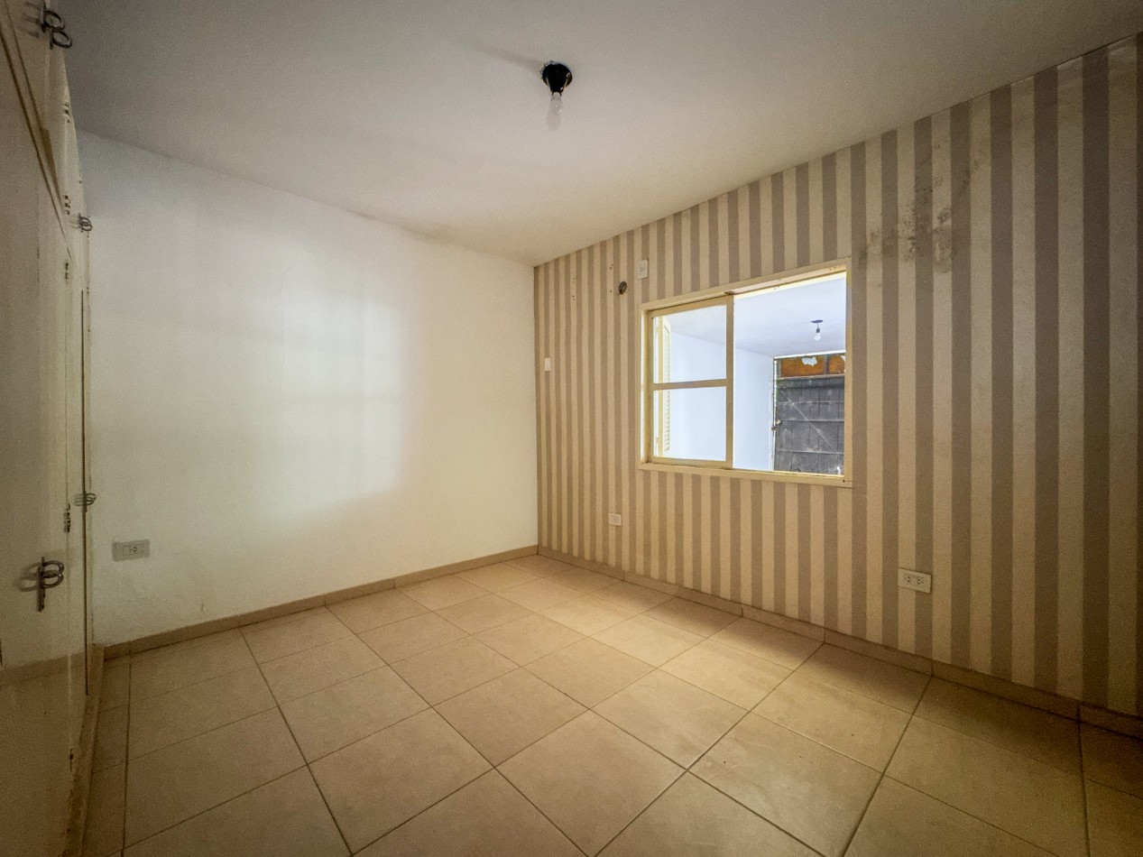 Casa 6 Ambientes, Villa Chica | Apta Credito | Patio y Galeria