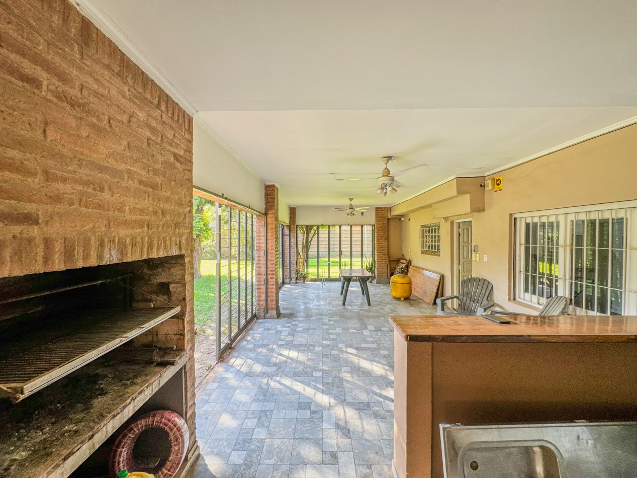 Casa Quincho | Av Martina Esq. Los Jazmines - Villa Rio Negro