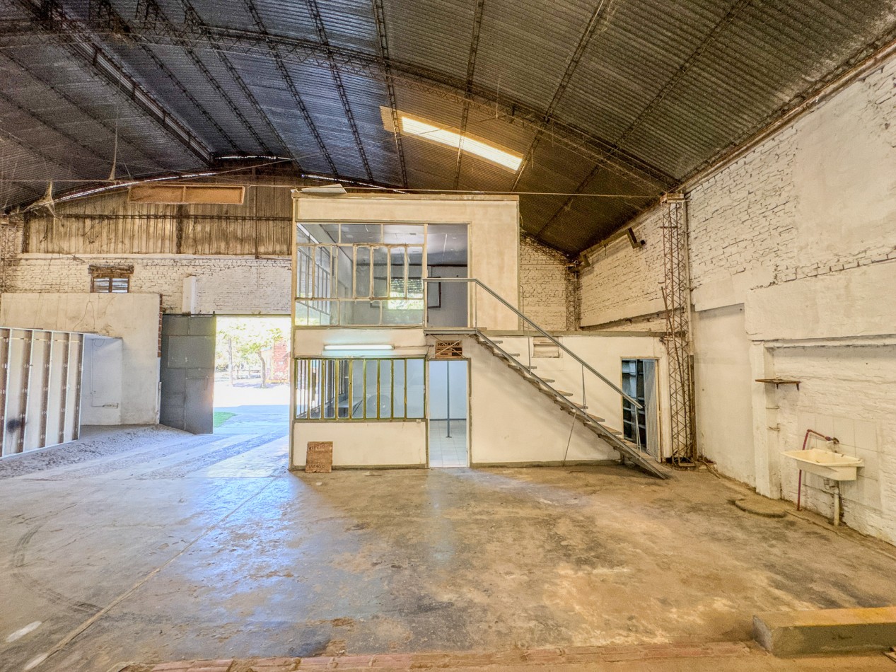 Galpon de 394 m² en Av Italia