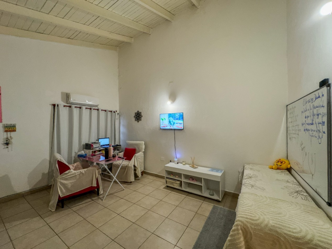Casa con Local Comercial y Oficinas en Pleno Microcentro