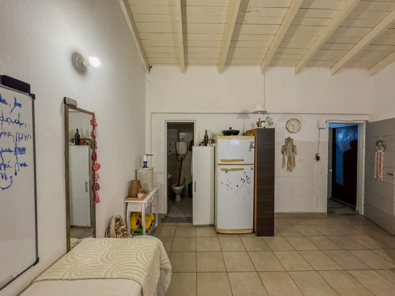 Casa con Local Comercial y Oficinas en Pleno Microcentro