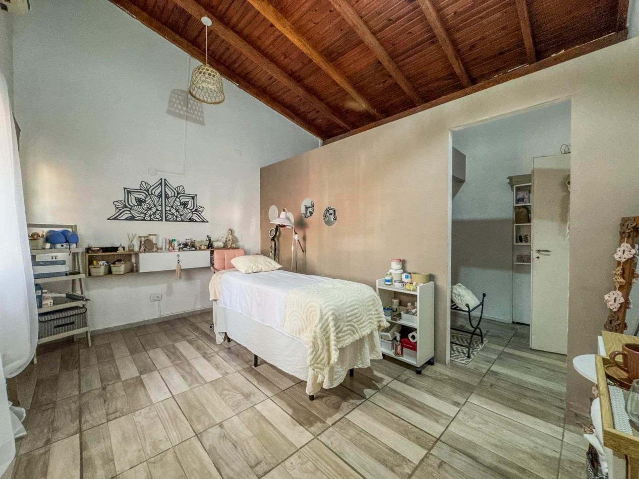 Casa con Local Comercial y Oficinas en Pleno Microcentro