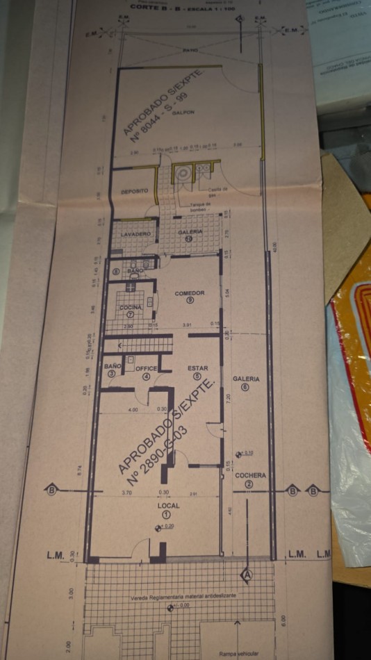 Casa 4 Dormitorios en Macrocentro con Local Comercial Al Frente