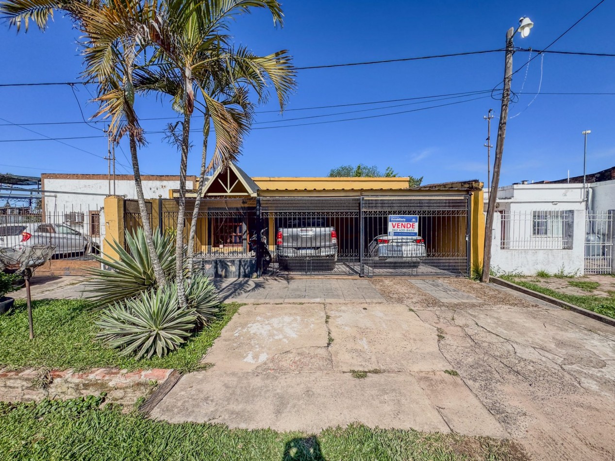 Casa con pileta y quincho independiente en terreno de 500 m² — Fontana