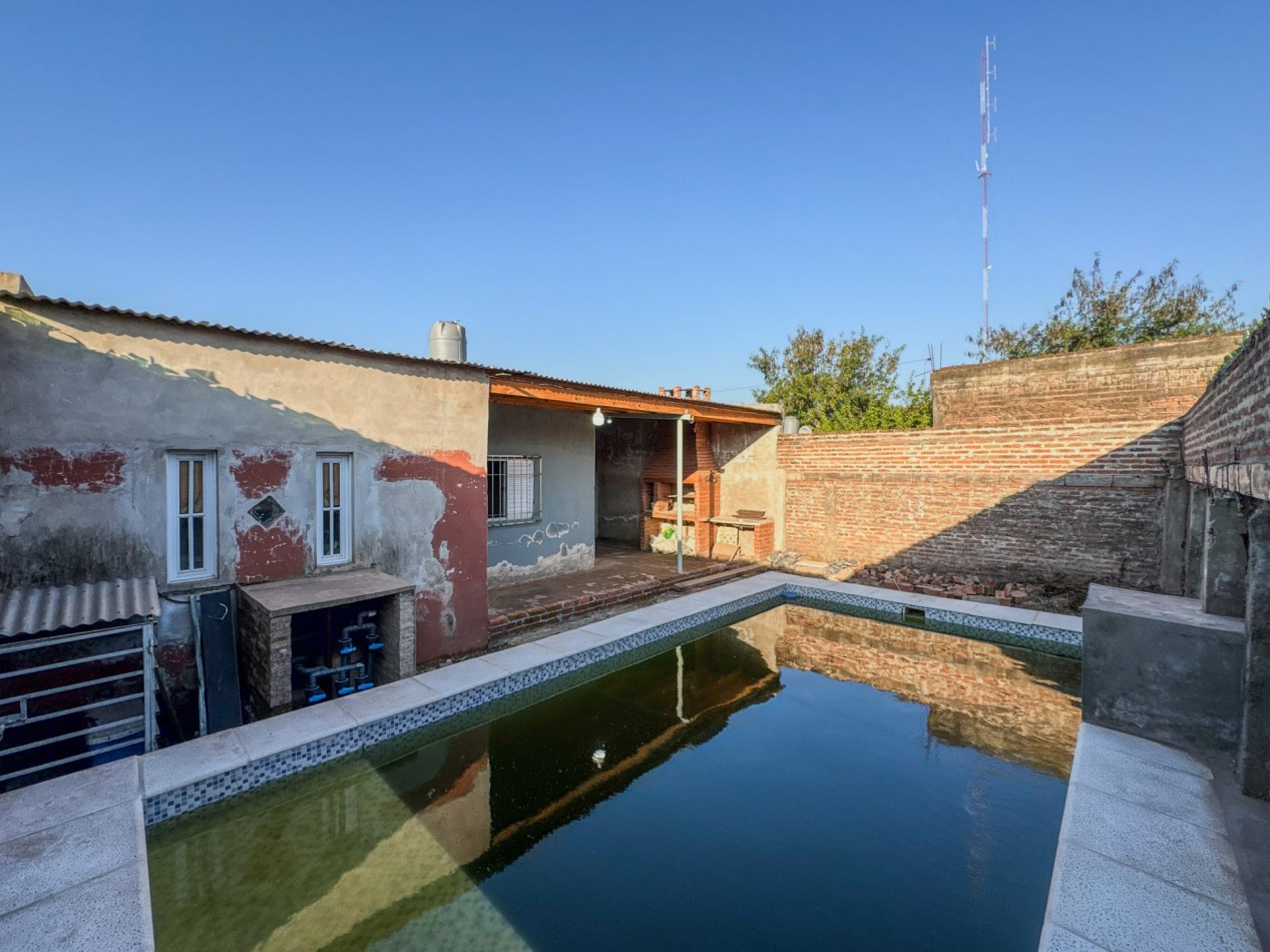 Casa reformada con pileta y parrilla a estrenar — ideal primera vivienda