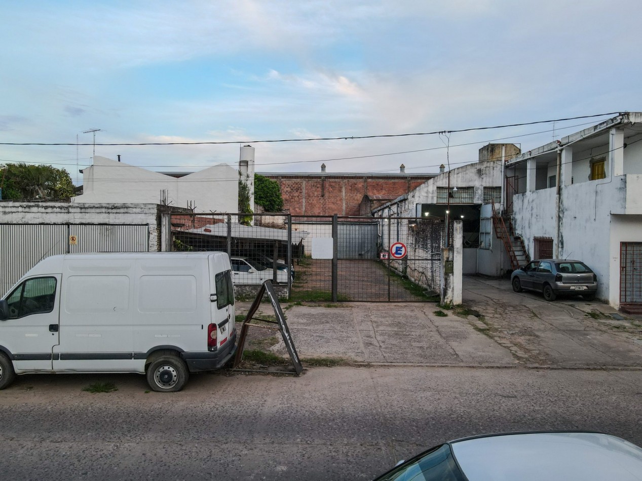 Terreno de 522 m² con galpon a 70 m de Av. 25 de Mayo