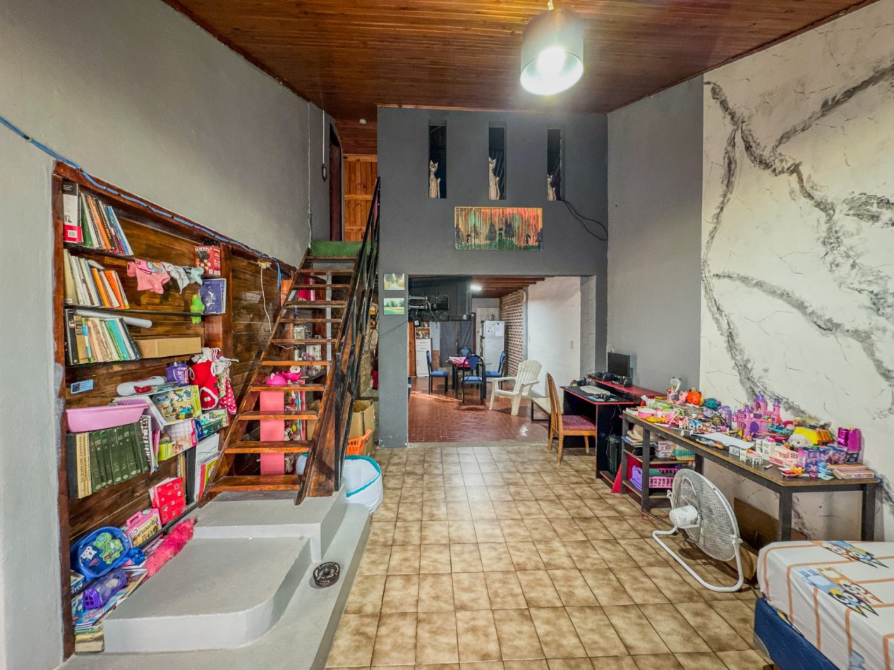 Casa con local y deposito en terreno de 400 m² — a 50 m de Av. Soberania Nacional