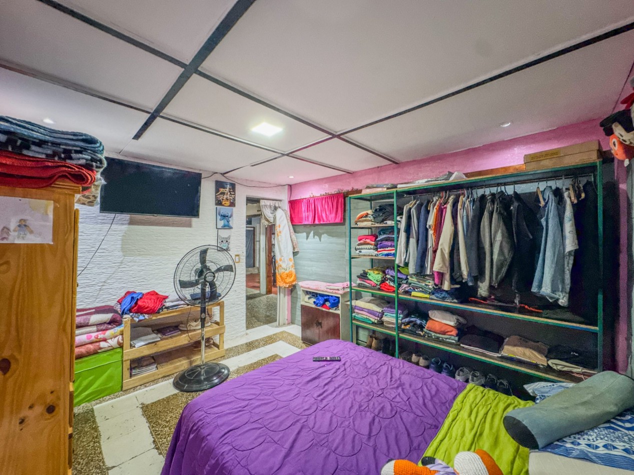 Casa con local y deposito en terreno de 400 m² — a 50 m de Av. Soberania Nacional