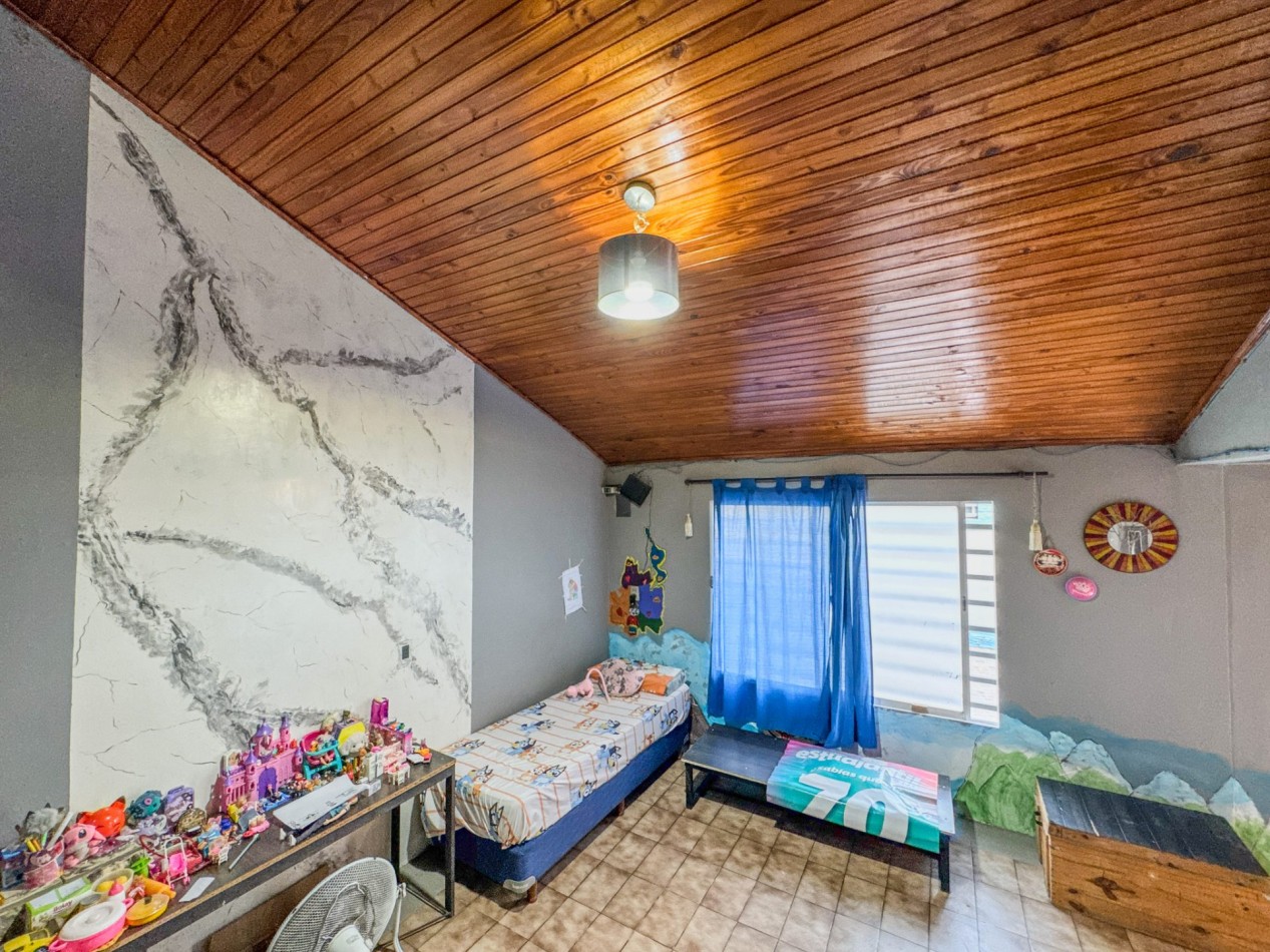 Casa con local y deposito en terreno de 400 m² — a 50 m de Av. Soberania Nacional