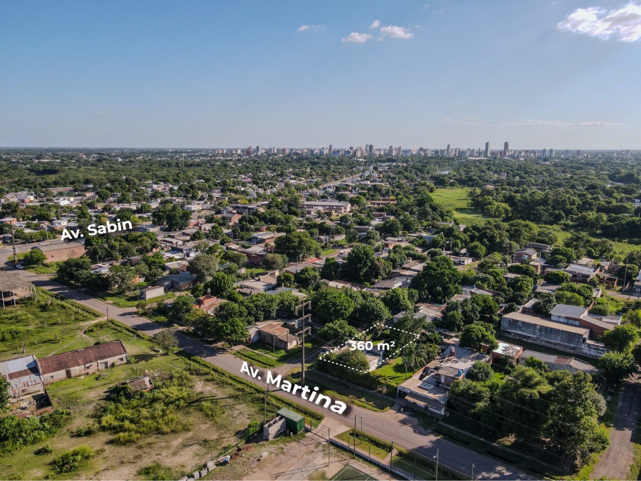 Casa 3 dormitorios con pileta y quincho en esquina | Av. Martina, Villa Rio Negro