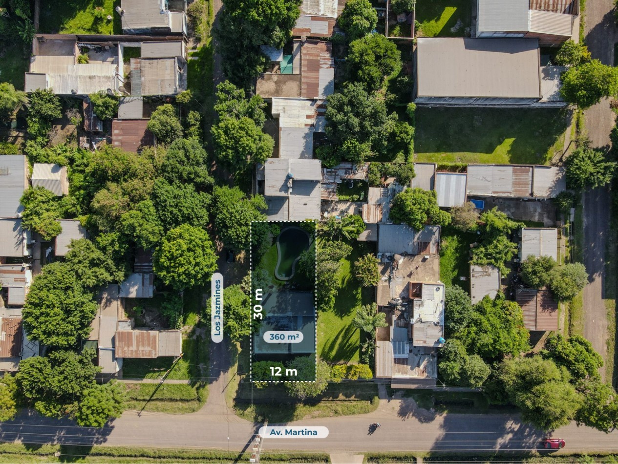 Casa 3 dormitorios con pileta y quincho en esquina | Av. Martina, Villa Rio Negro