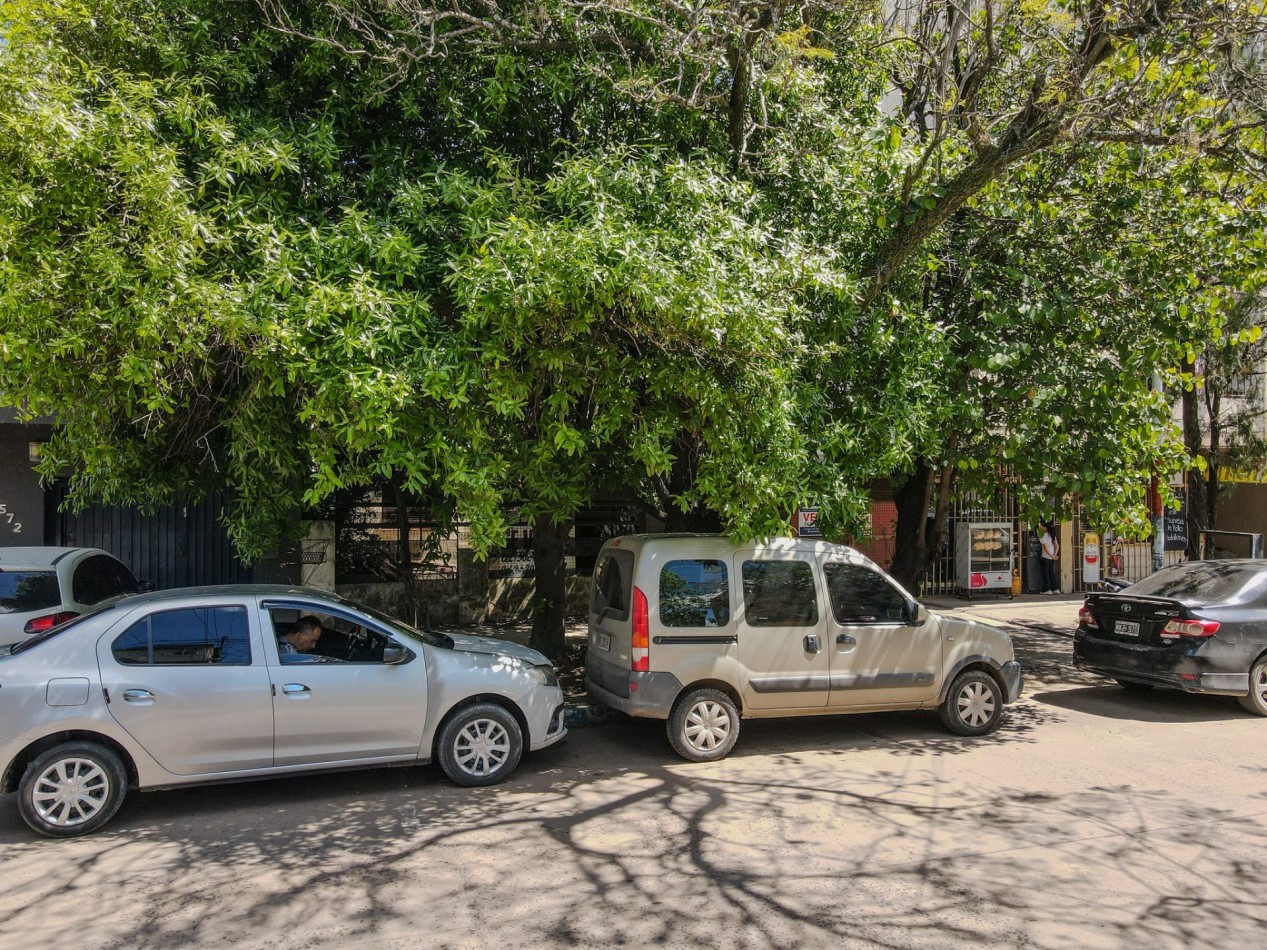 Terreno 11x40 (440 m²) en zona UNNE, apto edificio de hasta 6 plantas