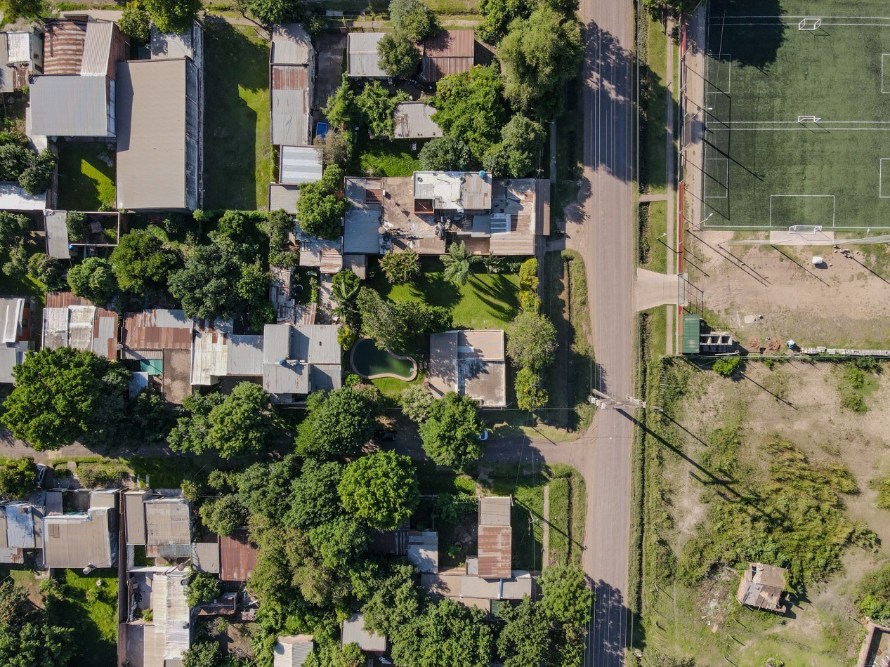 Terreno de 12x30 con frente a Av. Martina, parquizado | Villa Rio Negro