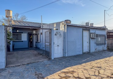 Vivienda Familiar con Monoambiente Al Frente - Quito 2045